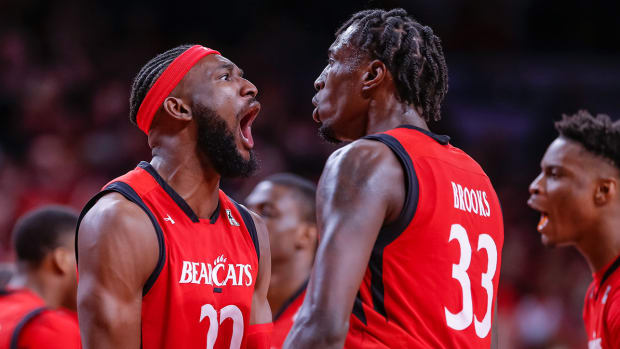 cincinnati-iowa-live-stream-watch-march-madness-online.jpg